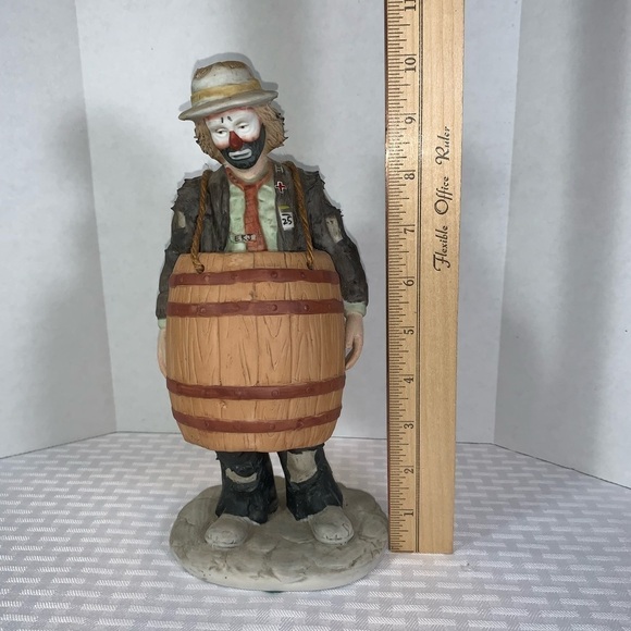 Emmett Kelly Jr. collectible figure limited number Over A Barrel clown 1930’s - Picture 7 of 8